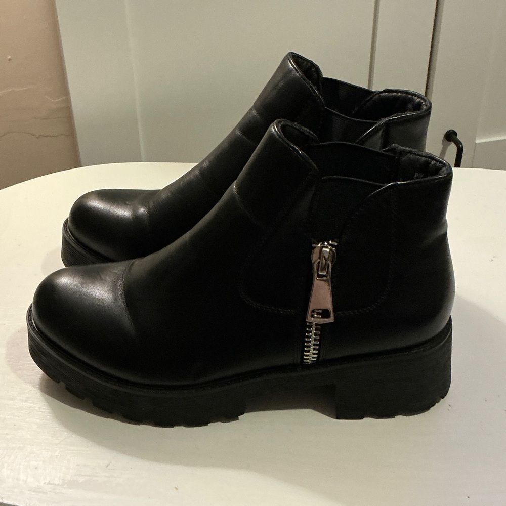 Black Leather Ankle Booties 9 - Picture 3 of 5